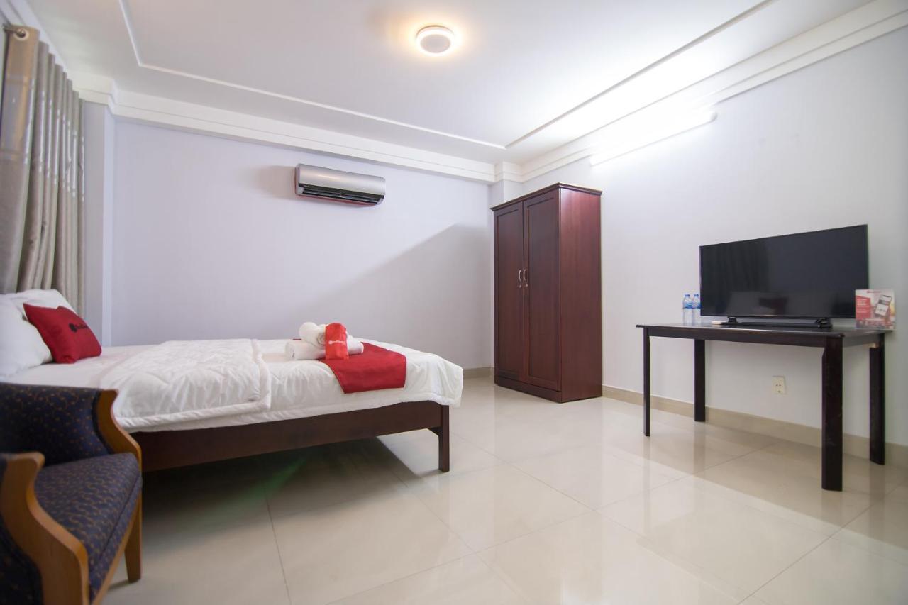 Reddoorz Near Hoa Lu Stadium Ho Chi Minh City Exterior photo