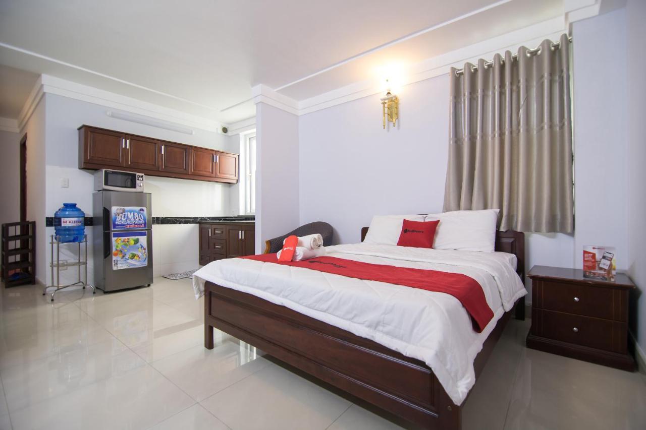 Reddoorz Near Hoa Lu Stadium Ho Chi Minh City Exterior photo