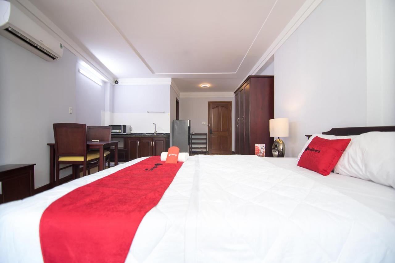 Reddoorz Near Hoa Lu Stadium Ho Chi Minh City Exterior photo