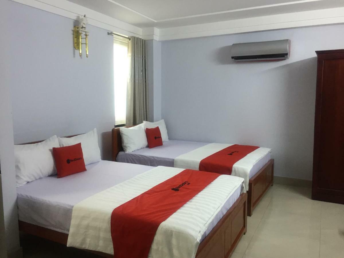 Reddoorz Near Hoa Lu Stadium Ho Chi Minh City Exterior photo
