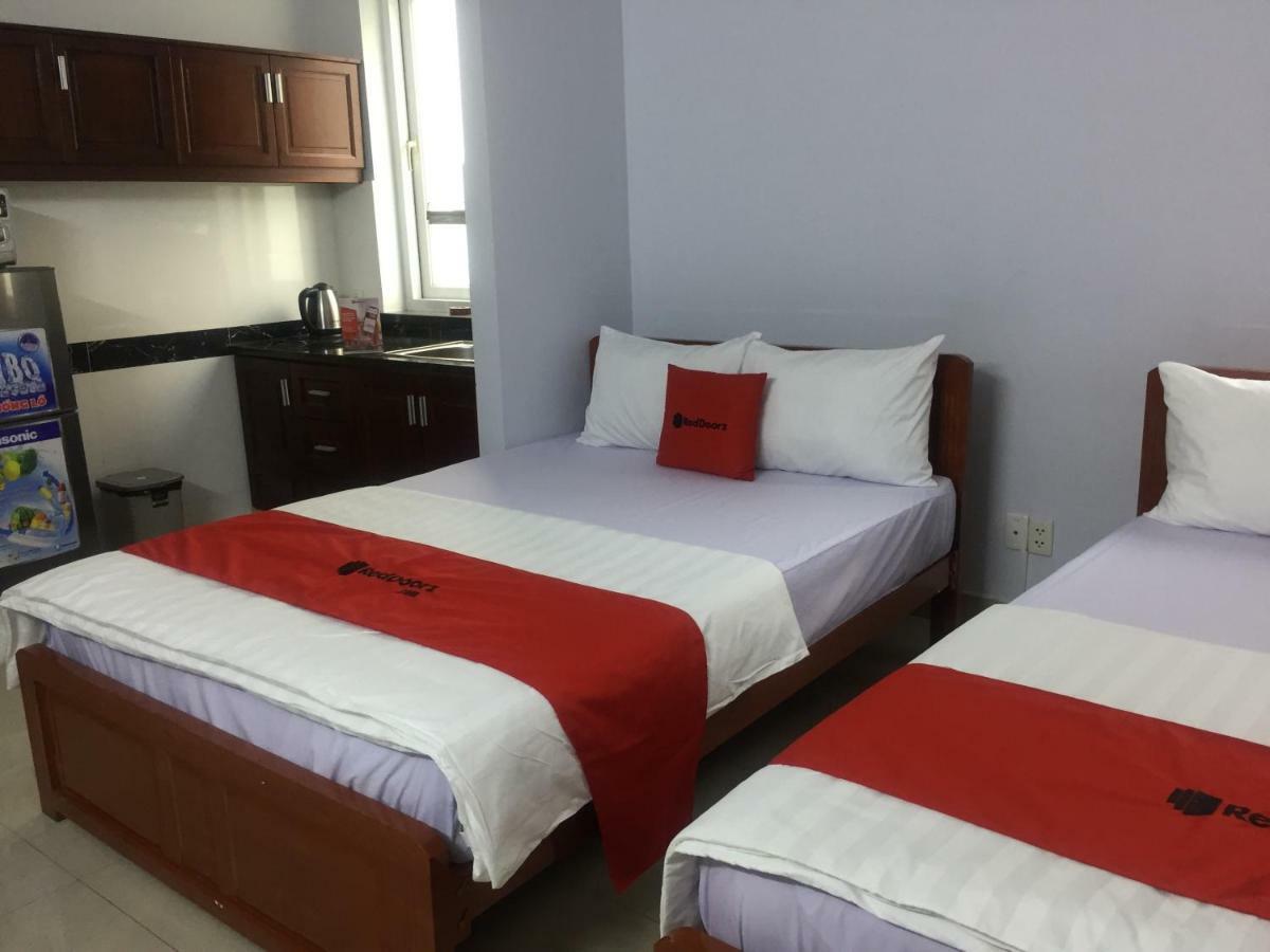 Reddoorz Near Hoa Lu Stadium Ho Chi Minh City Exterior photo